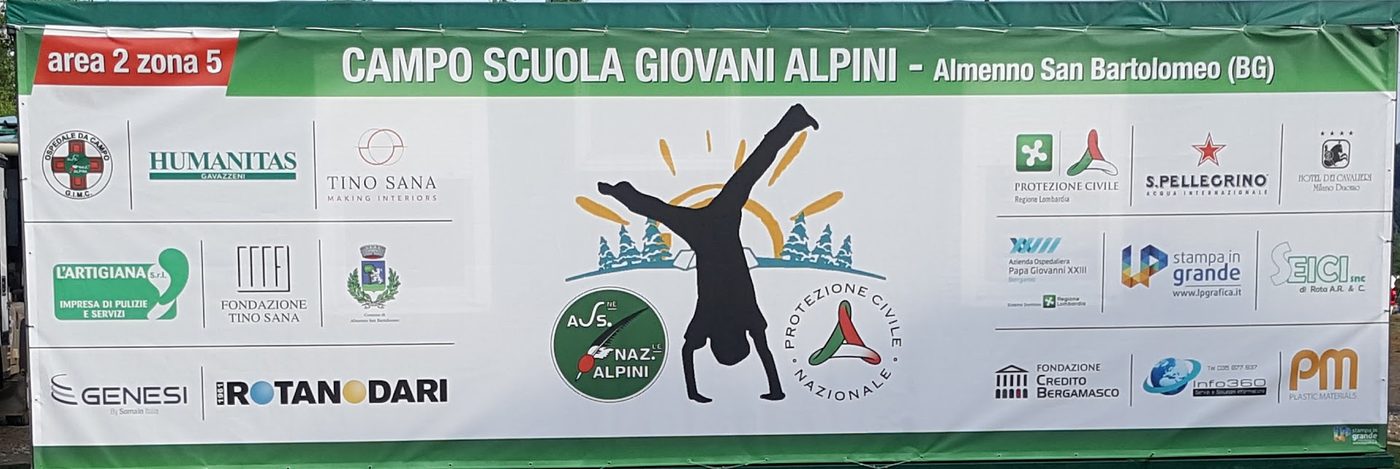Banner ufficiale con i loghi degli sponsor e partner del campo