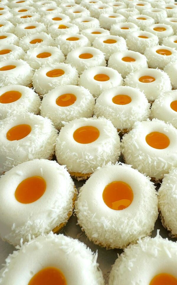 Dolcetti al cocco con cuore all'albicocca